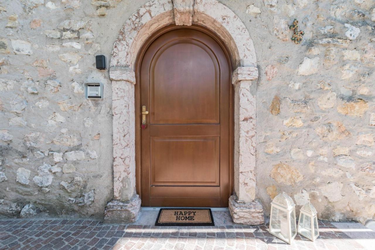 Appartamento Ania Vista Castello Tenno Ngoại thất bức ảnh